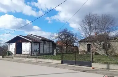 Lokal i plac u Lajkovcu